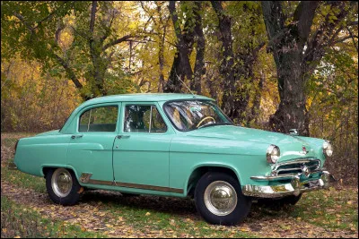 Je ne sais pas jusqu'où il faut aller pour rattraper un quelconque retard, mais avec cette voiture soviétique, je vois qu'il faut aussi s'inspirer de son ennemi. Quelle est cette voiture ?