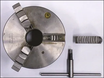De qui peut-on visiter la maison natale à Saint-Étienne-de-Saint-Geoirs ?