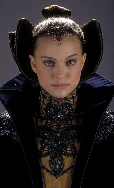 Qui interprète la princesse Amidala dans les derniers épisodes de "Star Wars" ?