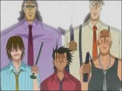 Ton meilleur ami se fait racketter/agresser lorsque tu aperçois 5 grands hommes musclés (éventuellement plus forts que toi) qui l'entourent, que fais-tu ?