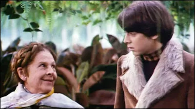 Dans le film de Hal Hasby, Le jeune Harold, dépressif, finira par tomber amoureux d'une vieille dame dynamique. Quel est son prénom ?