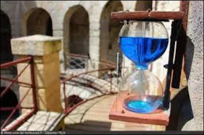 Combien d'épreuves, les candidats doivent-ils relever pour récupérer des indices ?