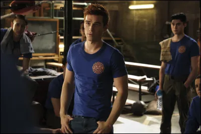 De quoi a &eacute;t&eacute; accus&eacute; Archie lors du d&eacute;but de la saison 3 ?