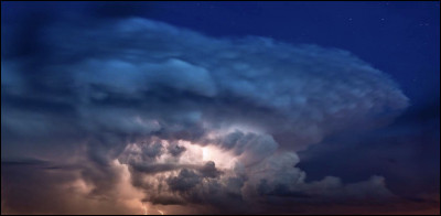 Comment appelle-t-on ce nuage noir, doù sort le mauvais temps ?