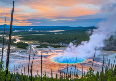 Où se trouve le parc naturel de Yellowstone ?