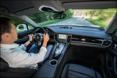 _ partir de quel âge _-t-on le droit de conduire ?