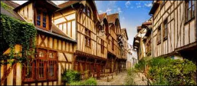 Dans quel département se trouve la ville de Troyes ?