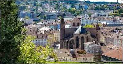 Dans quel département se situe la ville d'Épinal ?