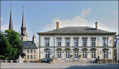 2e > Fait d&eacute;j&agrave; partie d'un ensemble qui commence par "B&eacute;n&eacute;...", donc c'est bien ! Le seul stress, ici, doit &ecirc;tre celui de savoir que des voisins pourraient &ecirc;tre plus riche, et encore...