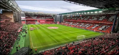 Que se passa-t-il lors du match opposant le Danemark à la Finlande en phase de groupe ?