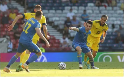 Quelle équipe ne fut pas éliminée lors des huitièmes de finale ?