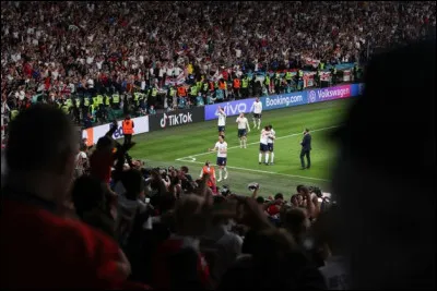 Qui inscrit le but anglais lors de la finale ?