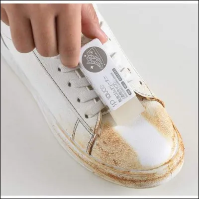 Ton ami(e) marche sur ta paire de chaussures. Quelle est ta réaction ?