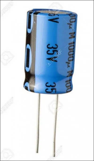 Le condensateur polarisé est très courant dans les circuits électroniques car il permet de...