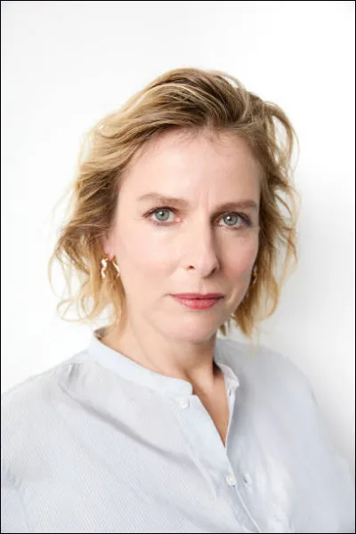 Qui a partagé au moins une affiche avec Karin Viard ?