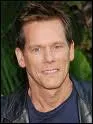 Kevin Bacon. Dans quel film musical de 1983 a-t-il jou le rle de Ren McCormack ?