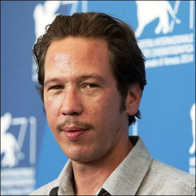 Dans quel film Reda Kateb incarne-t-il un m&eacute;decin alg&eacute;rien menant un internat pour obtenir un dipl&ocirc;me fran&ccedil;ais &eacute;quivalent ?