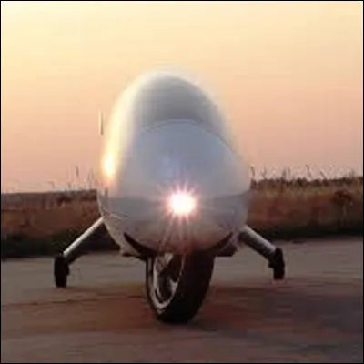 Quel &eacute;crivain fran&ccedil;ais, parmi les plus vendeurs de ces derni&egrave;res ann&eacute;es, est l�auteur du roman "Un avion sans aile" ?