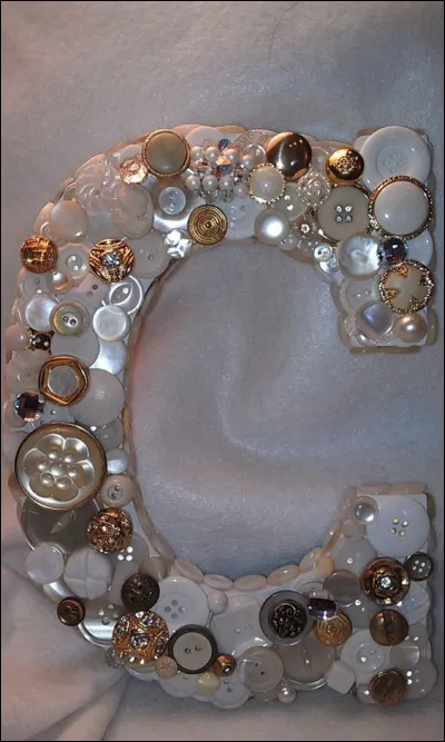 Je préfère rester dans mon fauteuil, plus confortable qu'une chaise, grâce à ses deux...