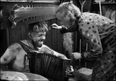 Quel nom fut donn&eacute; &agrave; "L'Atalante", le film de Jean Vigo, au moment de sa sortie en 1934 ?