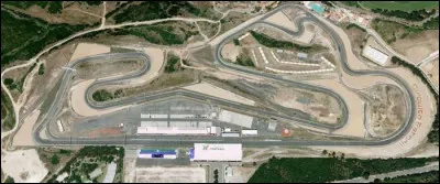 Commence &agrave; se vider d&egrave;s le d&eacute;but du spectacle, c'est le...