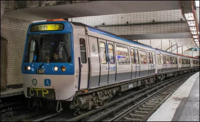 Quand on prend le métro, le mot "frotteur" peut avoir deux sens. Dans le métro, il faut prendre garde à eux. Sous le métro, il est indispensable au bon fonctionnement de celui-ci. Quelle est la deuxième définition du mot frotteur ?