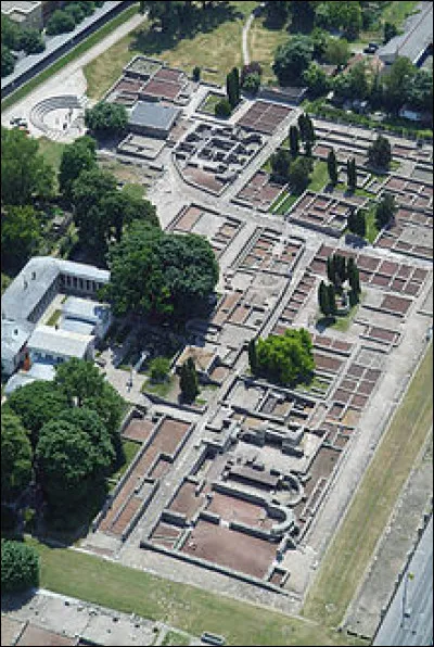 Enfin, une question culturelle, pour départager les ex-æquo > Parmi ces affirmations sur les noms de villes, laquelle est correcte ?