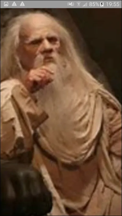 Comment s'appelle en réalité le Père Fouras ?