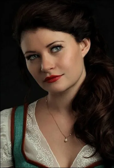 Avec qui Belle est-elle sortie ?