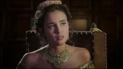 Avec qui Guenièvre est-elle sortie ?