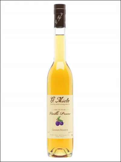 Quelle eau de vie fait la fierté du canton de Neuchâtel ?