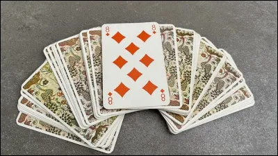 Car comme cartomancie : dans un jeu de 32 cartes, que symbolisent les "carreaux" ?