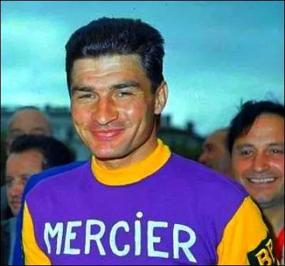 Le très populaire Raymond Poulidor n'a jamais participé au tour d'Italie.