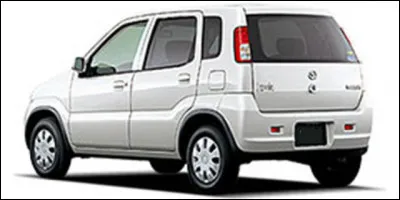 Parmi ces 4 voitures, laquelle a vraiment existé ?