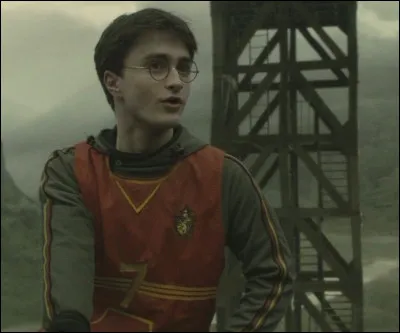 Quel poste occupe Harry ?