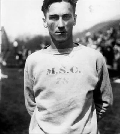 Quand a été créé le premier sweat-shirt à capuche ?