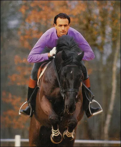 Quel cavalier, champion olympique en 1988, montait le cheval Jappeloup ?