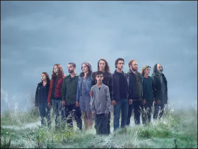 Quelle est cette série française, diffusée entre 2012 et 2015, dans laquelle plusieurs personnes mortes depuis des années reviennent à la vie ?