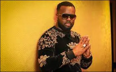 Qui chante en duo avec Gims sur le titre "La même" ?