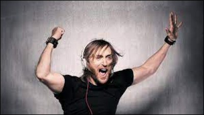 Quelle chanteuse pose sa voix sur le hit "Titanium" de David Guetta ?
