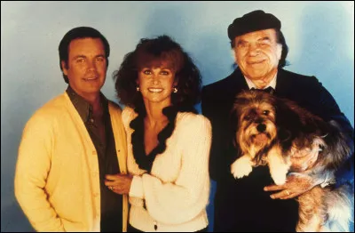 Dans la série "L'Amour du risque", le chien de Max s'appelle Février.