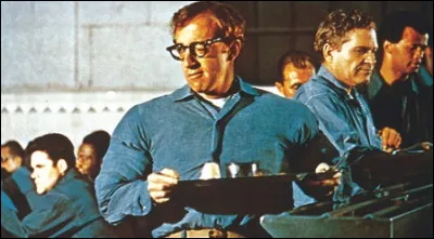Dans quel film, Woody Allen, suite à un braquage raté, est-il condamné à 120 ans de prison mais espère voir sa peine réduite de moitié ?