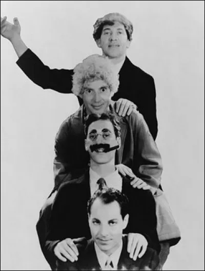 Ils ont bâti une uvre folle, unique et hilarante, centrée sur le chaos et l'absurde. Qui étaient les Marx Brothers ?