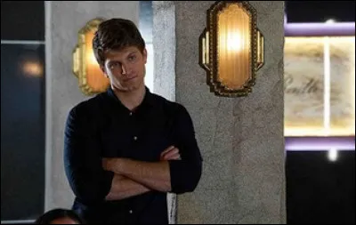 En parlant d'elle, quelle relation a-t-elle avec Toby Cavanaugh ?