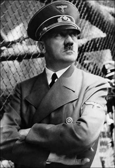 Deux réponses attendues.
Hitler était de nationalité :