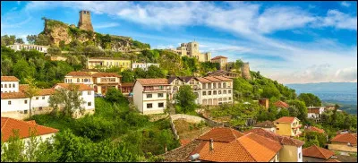 Dans quel pays se trouve Kruja ?