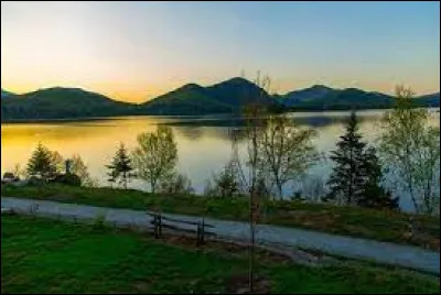 Où se situe le lac Supérieur ?