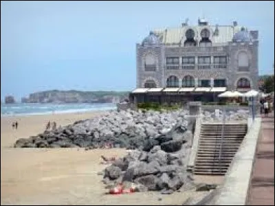 Dans quel département se situe la ville de Hendaye ?