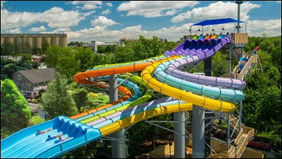 Vous apercevez au loin la première attraction. Combien de tubes voyez-vous ?