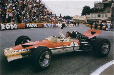 Quel Anglais a gagné le Championnat du monde de formule 1 en 1968 au volant d'une Ford-Lotus ?